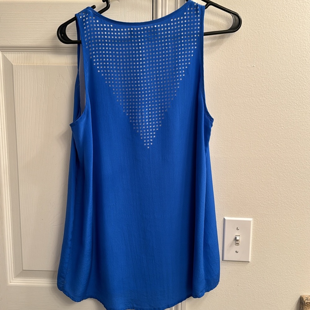 Blue Tank - Picture 5 of 5
